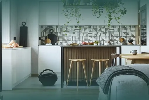 Cocina abierta con barra de una vivienda